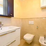 Iris Private Pool Вилла *