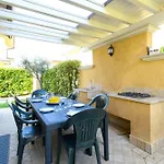 Iris Private Pool * Манерба-дель-Гарда