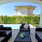 Iris Private Pool Вилла