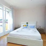 Iris Private Pool Вилла *