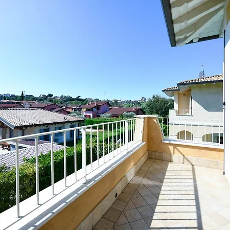 Iris Villa Manerba del Garda