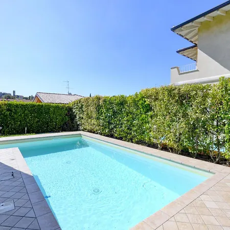 Iris Private Pool *